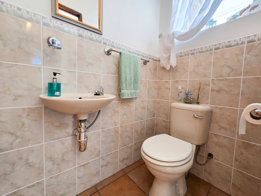 4 Bedroom Property for Sale in Stilbaai Wes Western Cape